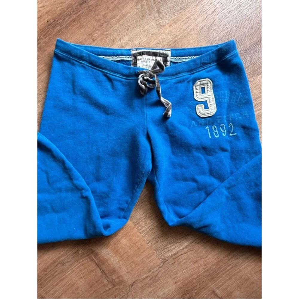Y2K Abercrombie & Fitch Low Rise Athletic Patch Fleece Capri Jogger